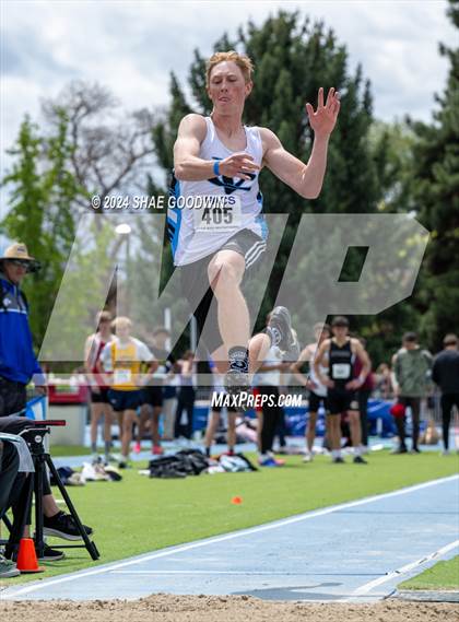 Thumbnail 3 in BYU Invitational (Long Jump) photogallery.
