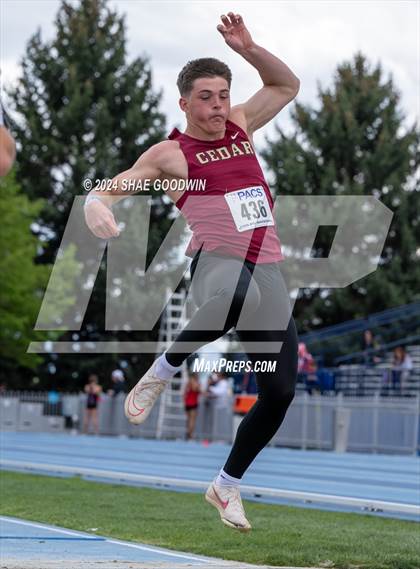 Thumbnail 1 in BYU Invitational (Long Jump) photogallery.