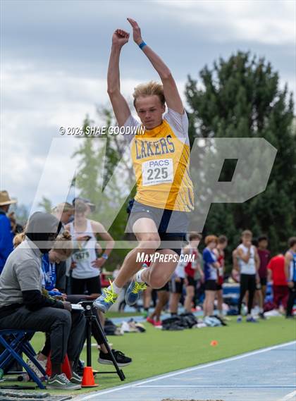 Thumbnail 1 in BYU Invitational (Long Jump) photogallery.