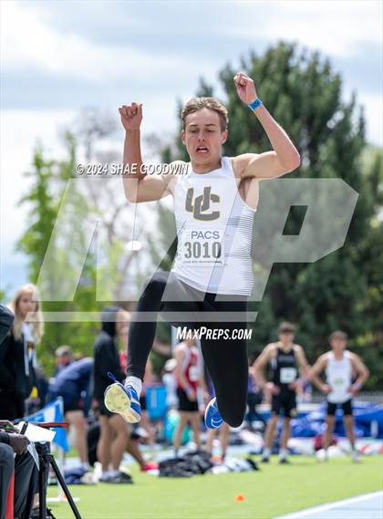 Thumbnail 2 in BYU Invitational (Long Jump) photogallery.