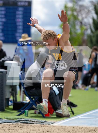 Thumbnail 2 in BYU Invitational (Long Jump) photogallery.