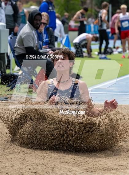 Thumbnail 1 in BYU Invitational (Long Jump) photogallery.