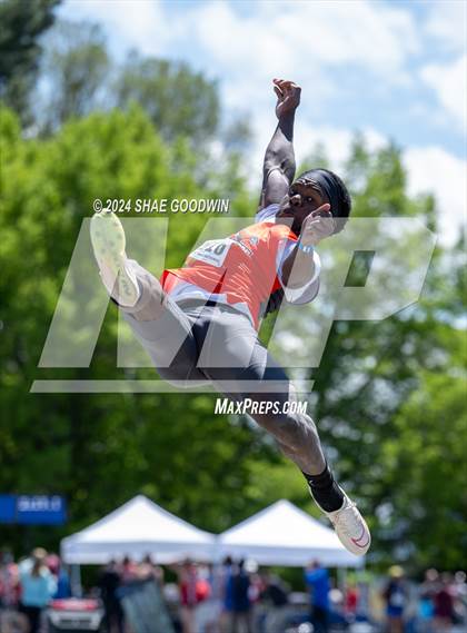 Thumbnail 2 in BYU Invitational (Long Jump) photogallery.