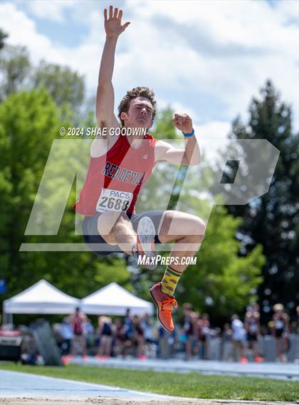 Thumbnail 2 in BYU Invitational (Long Jump) photogallery.