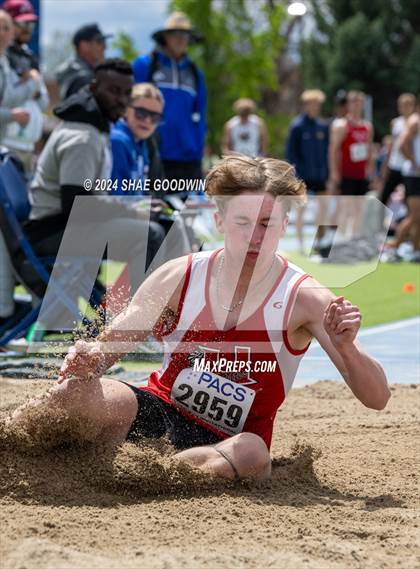 Thumbnail 1 in BYU Invitational (Long Jump) photogallery.