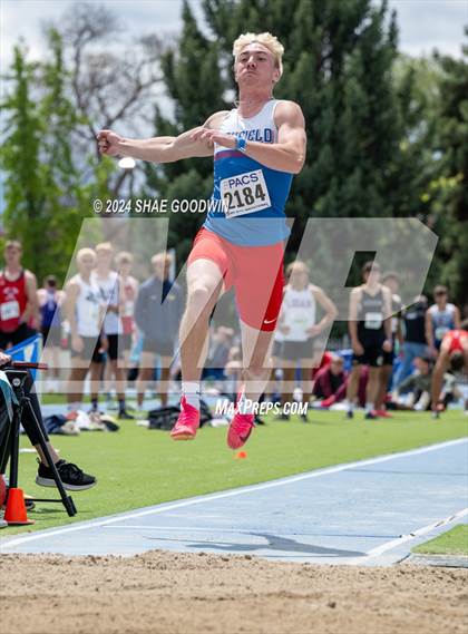 Thumbnail 2 in BYU Invitational (Long Jump) photogallery.