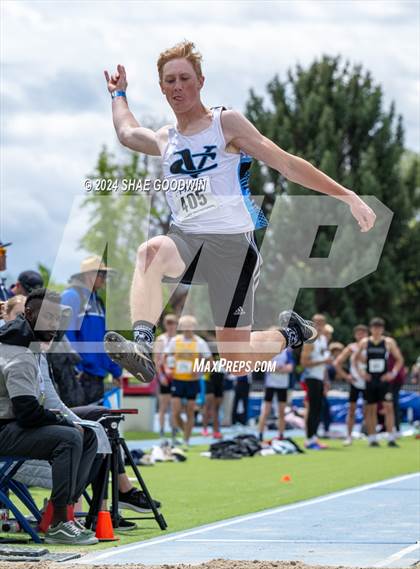 Thumbnail 1 in BYU Invitational (Long Jump) photogallery.