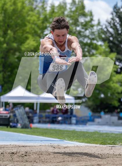 Thumbnail 2 in BYU Invitational (Long Jump) photogallery.