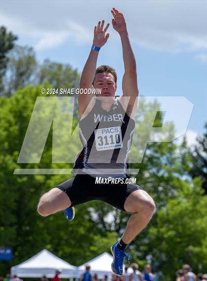 Thumbnail 1 in BYU Invitational (Long Jump) photogallery.