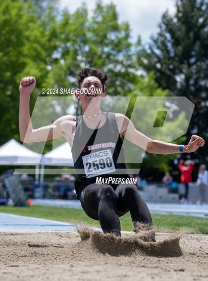 Thumbnail 1 in BYU Invitational (Long Jump) photogallery.