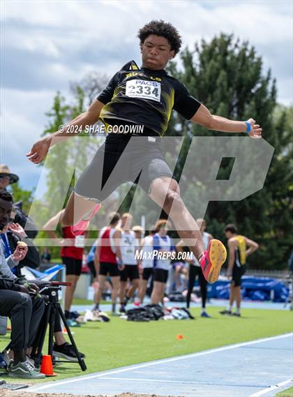 Thumbnail 1 in BYU Invitational (Long Jump) photogallery.
