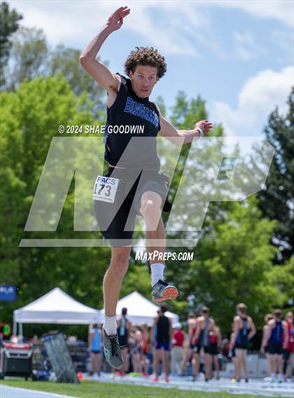 Thumbnail 2 in BYU Invitational (Long Jump) photogallery.