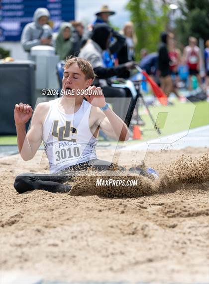 Thumbnail 1 in BYU Invitational (Long Jump) photogallery.