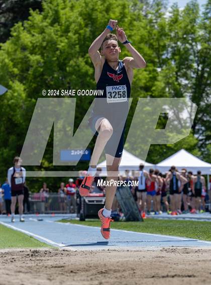 Thumbnail 2 in BYU Invitational (Long Jump) photogallery.