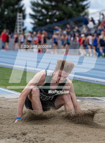 Thumbnail 1 in BYU Invitational (Long Jump) photogallery.