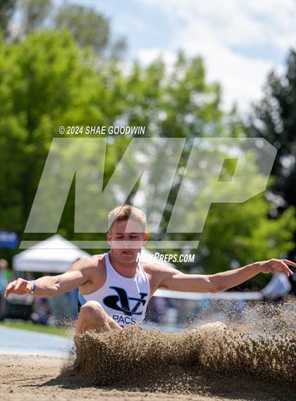 Thumbnail 3 in BYU Invitational (Long Jump) photogallery.