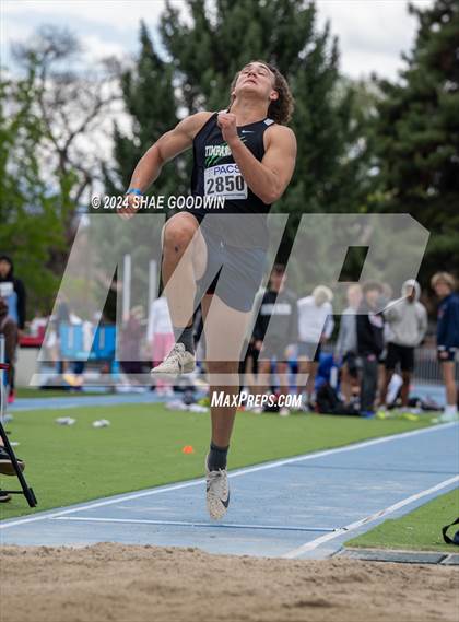 Thumbnail 2 in BYU Invitational (Long Jump) photogallery.