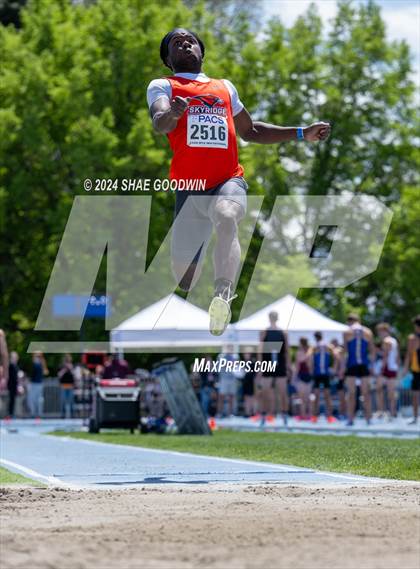 Thumbnail 3 in BYU Invitational (Long Jump) photogallery.