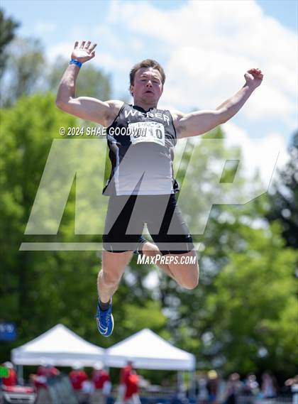 Thumbnail 3 in BYU Invitational (Long Jump) photogallery.