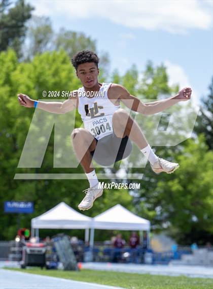 Thumbnail 2 in BYU Invitational (Long Jump) photogallery.