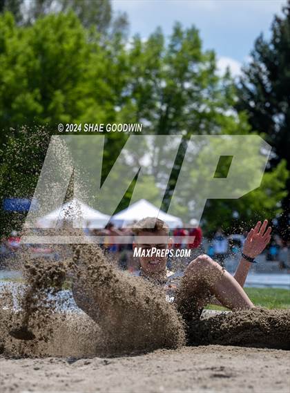 Thumbnail 3 in BYU Invitational (Long Jump) photogallery.