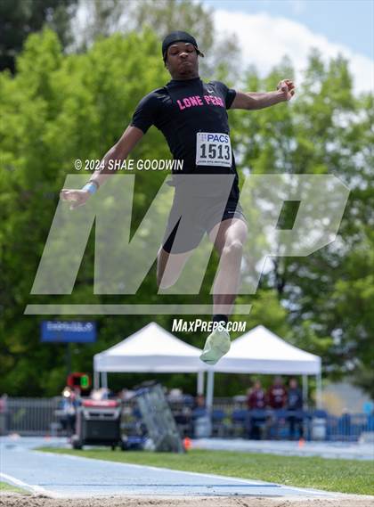 Thumbnail 2 in BYU Invitational (Long Jump) photogallery.