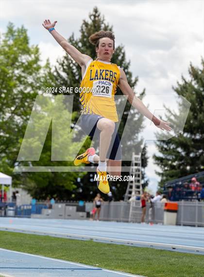 Thumbnail 2 in BYU Invitational (Long Jump) photogallery.