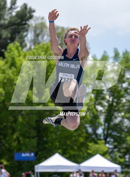 Thumbnail 3 in BYU Invitational (Long Jump) photogallery.