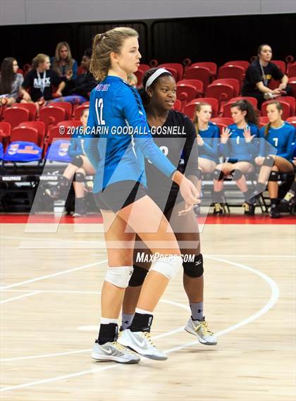 Thumbnail 3 in Cox Mill vs. Chapel Hill (NCHSAA 3A Final) photogallery.