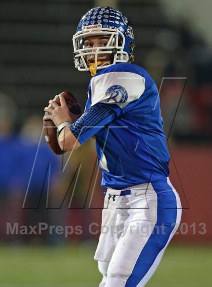 Thumbnail 1 in Riverhead vs. East Islip (Section 11 Division 2 Final) photogallery.