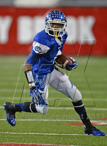 Thumbnail 2 in Riverhead vs. East Islip (Section 11 Division 2 Final) photogallery.