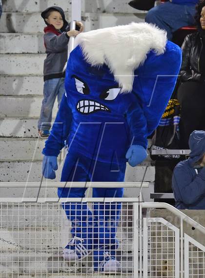 Thumbnail 3 in Riverhead vs. East Islip (Section 11 Division 2 Final) photogallery.