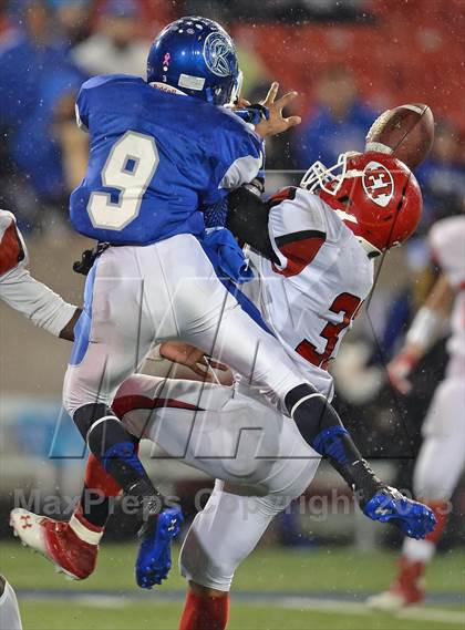 Thumbnail 2 in Riverhead vs. East Islip (Section 11 Division 2 Final) photogallery.