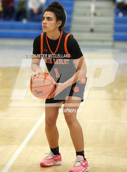 Thumbnail 2 in South Hadley vs. Tyngsborough (MIAA Division 4 Final Four) photogallery.