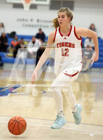 Thumbnail 3 in South Hadley vs. Tyngsborough (MIAA Division 4 Final Four) photogallery.