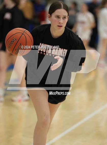 Thumbnail 3 in South Hadley vs. Tyngsborough (MIAA Division 4 Final Four) photogallery.