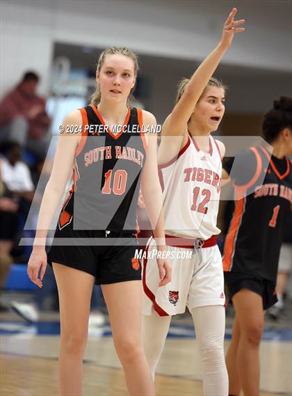 Thumbnail 3 in South Hadley vs. Tyngsborough (MIAA Division 4 Final Four) photogallery.