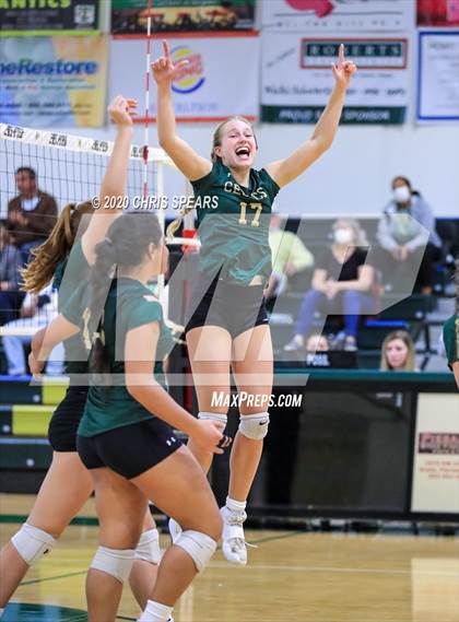 Thumbnail 2 in Trinity Catholic vs. Pensacola Catholic photogallery.