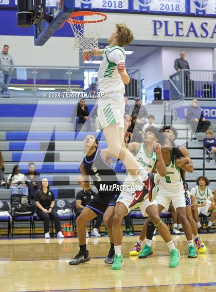 Thumbnail 1 in IMG Academy vs. AZ Compass Pass (5 for the Fight National Hoopfest) photogallery.