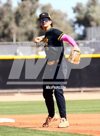 Thumbnail 2 in Mesquite vs. Marcos de Niza photogallery.