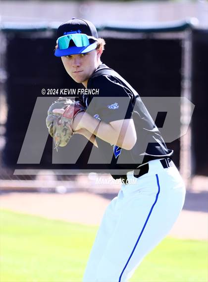 Thumbnail 1 in Mesquite vs. Marcos de Niza photogallery.