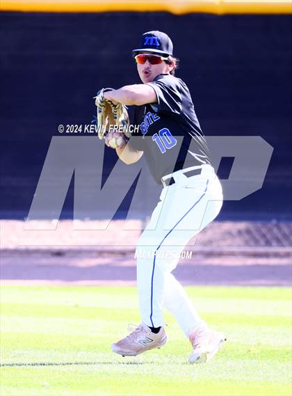 Thumbnail 2 in Mesquite vs. Marcos de Niza photogallery.