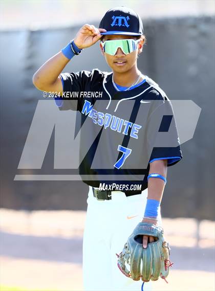 Thumbnail 2 in Mesquite vs. Marcos de Niza photogallery.