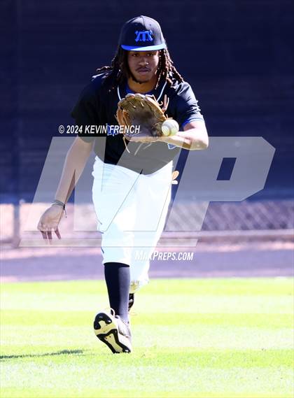 Thumbnail 2 in Mesquite vs. Marcos de Niza photogallery.