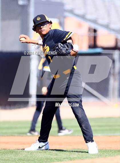 Thumbnail 2 in Mesquite vs. Marcos de Niza photogallery.