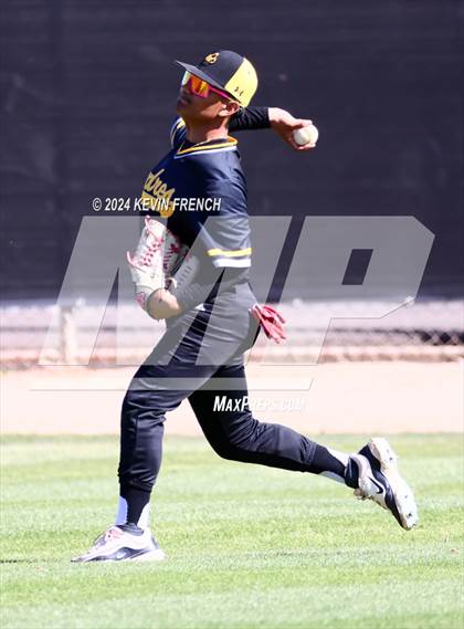 Thumbnail 2 in Mesquite vs. Marcos de Niza photogallery.