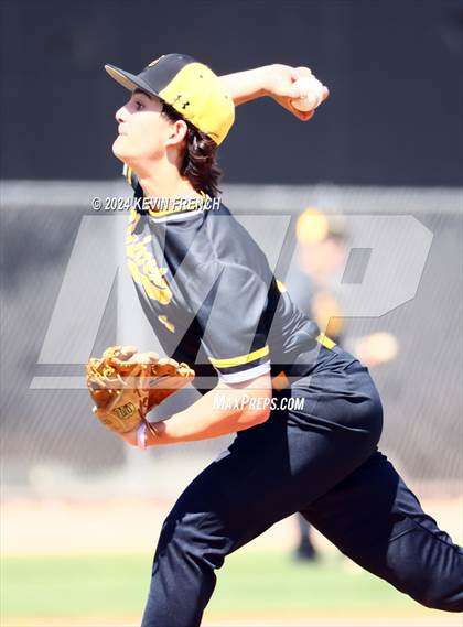 Thumbnail 3 in Mesquite vs. Marcos de Niza photogallery.