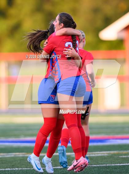 Thumbnail 3 in Victor @ Fairport photogallery.