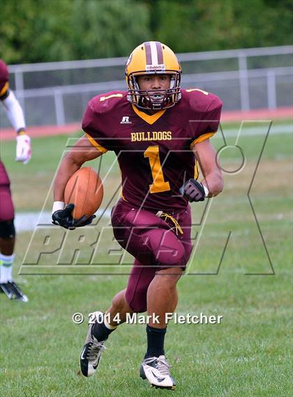Thumbnail 2 in Glassboro @ Gloucester Catholic photogallery.