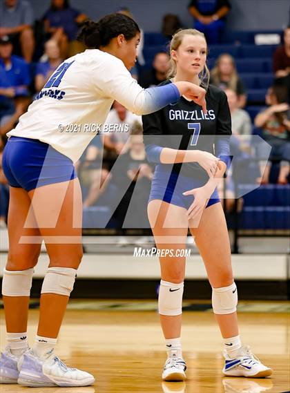 Thumbnail 1 in College Park vs Grand Oaks photogallery.